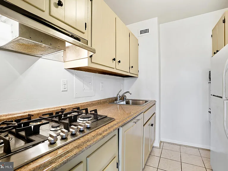 10500 Rockville Pike #605 — Photo 15