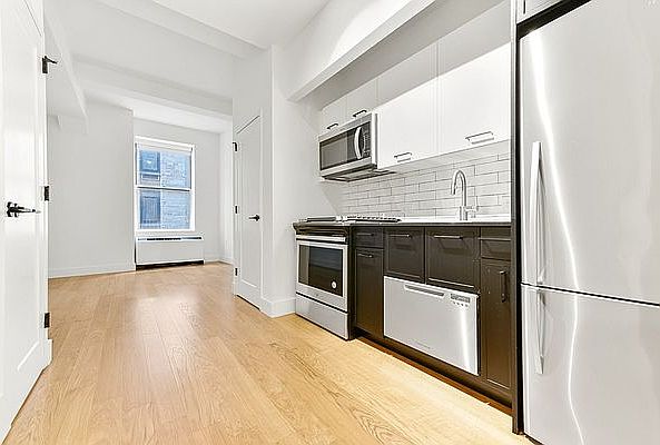 1st image of 67 Wall St APT 6F