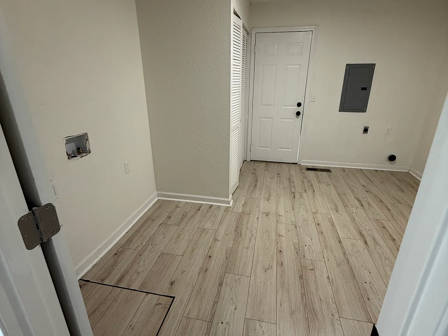 4 bed, 1.5 bath, 1490 sqft, $1,600 — Photo 4