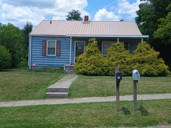 109 Midway St, Narrows, VA 24124