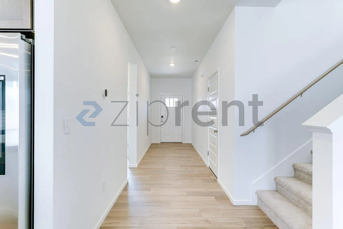 5 bed, 3134 sqft, $3,800 — Photo 4