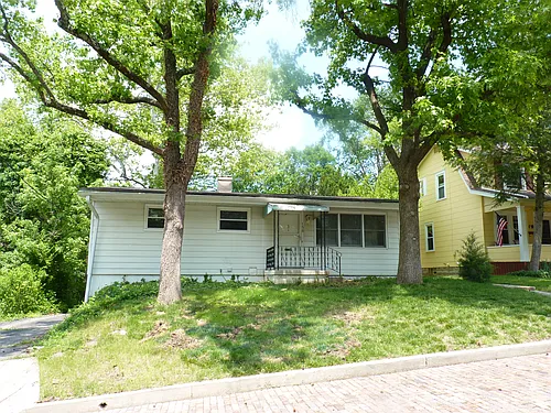 156 Parkview Ave Photo 1