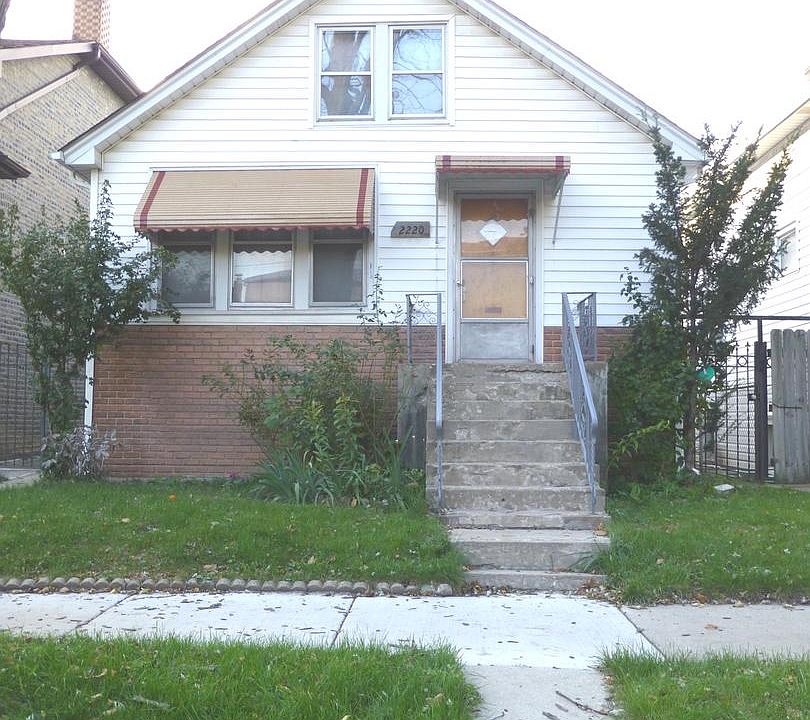 1st image of 2220 N Mulligan Ave