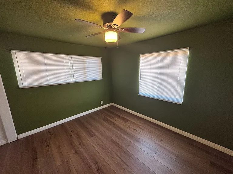 2720 Salt Lake St — Photo 10