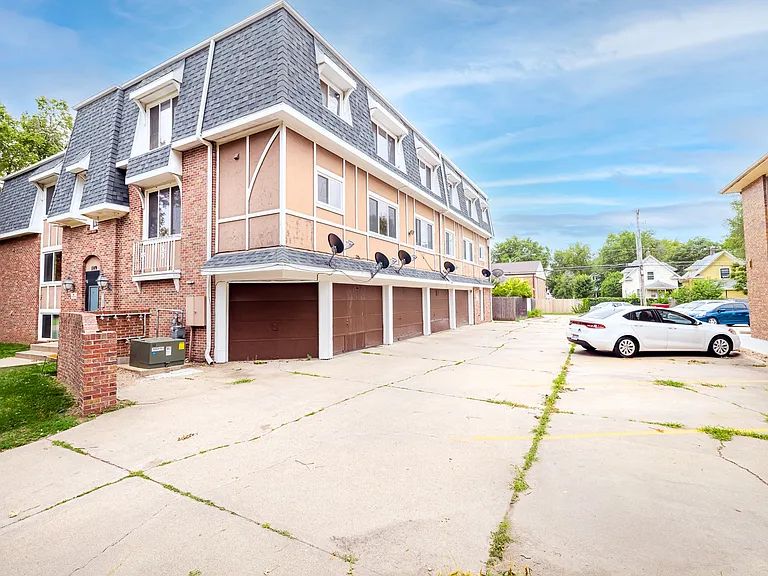 1149 E St #15 — Photo 17