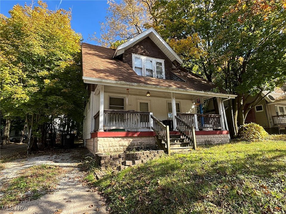 2nd image of 991 Diana Ave