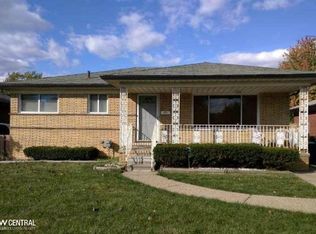 16525 E 8 Mile Rd, Eastpointe, MI 48021