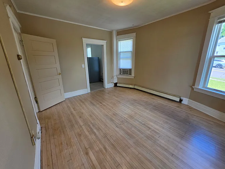 329 E 6th St #1 — Photo 19