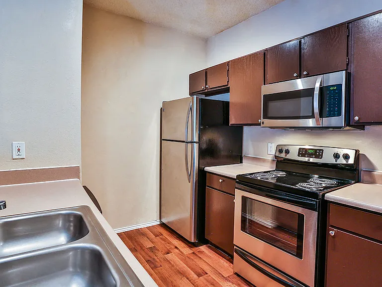 Full Kitchen with Upgraded Appliances*