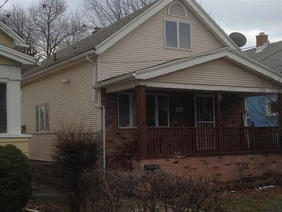 3rd image of 495 Hewitt Ave