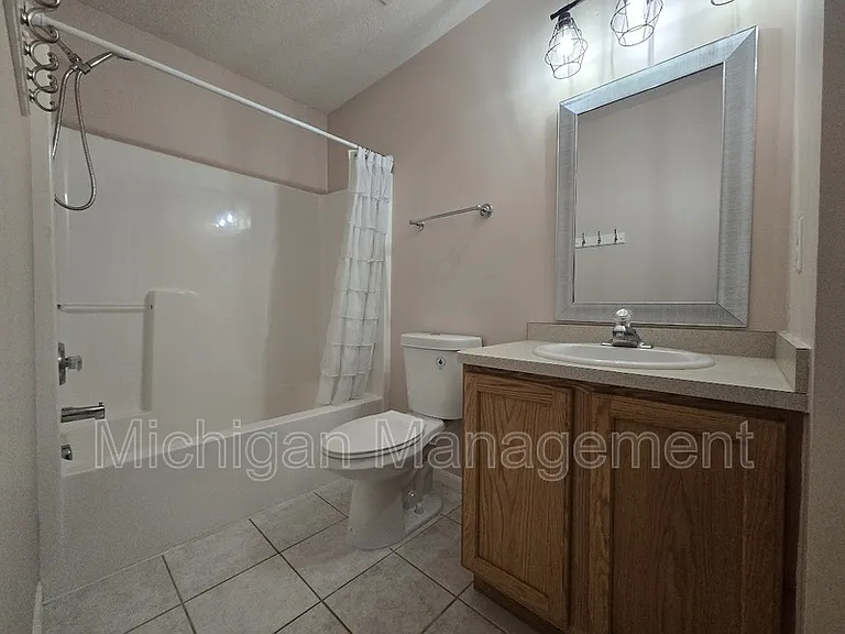 684 Glenlivet St — Photo 24