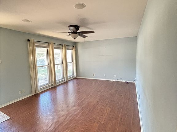 3rd image of 1107 Blanton Dr