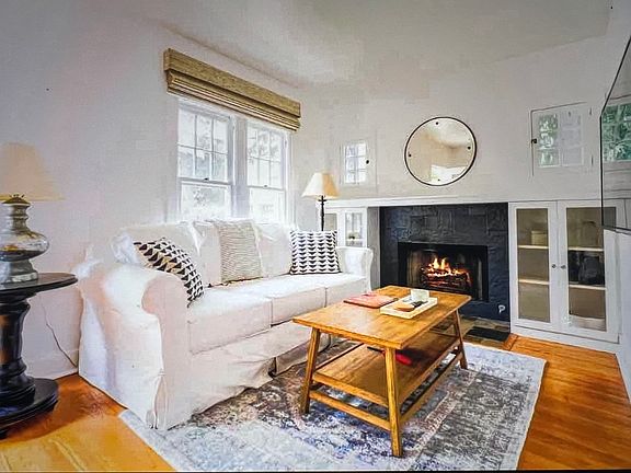 Real gas fireplace