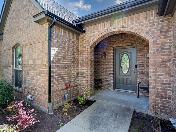 4th image of 547 Oakridge Dr