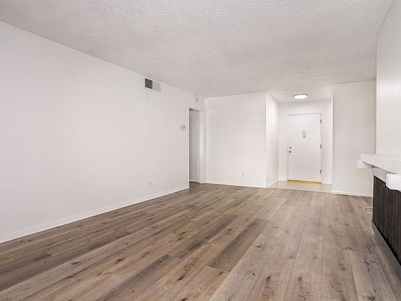 4th image of 7205 Summertime Ln