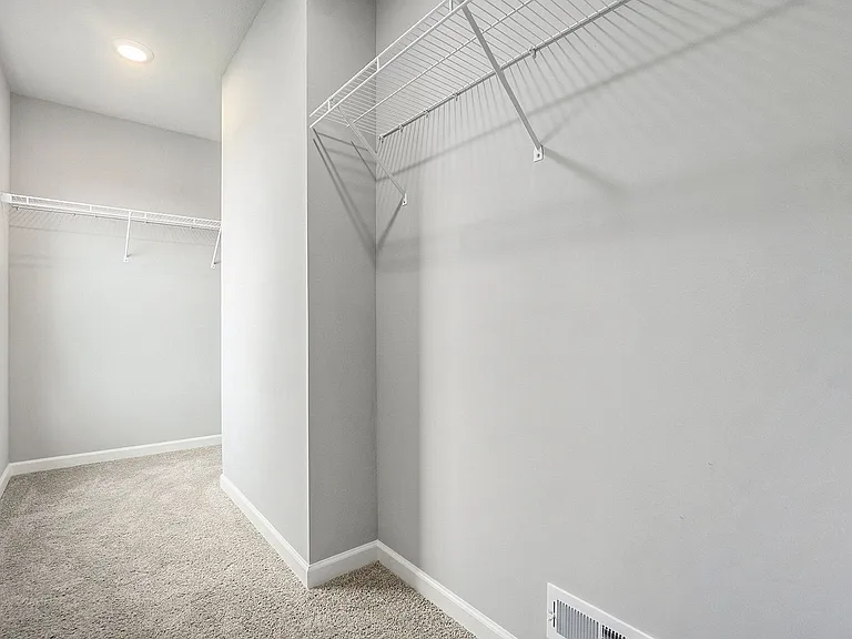 613 Courtyard Pl — Photo 18