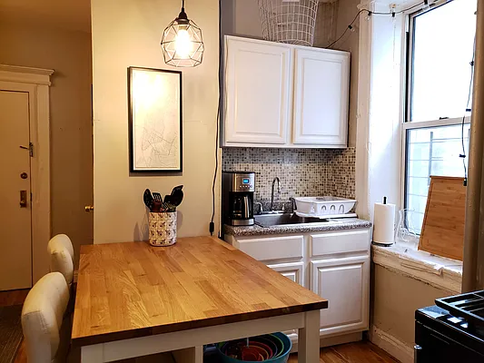 Rented by Signature Property Realty | media 49