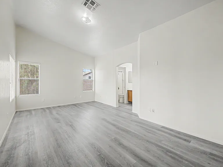 12402 N 41st Ave — Photo 17