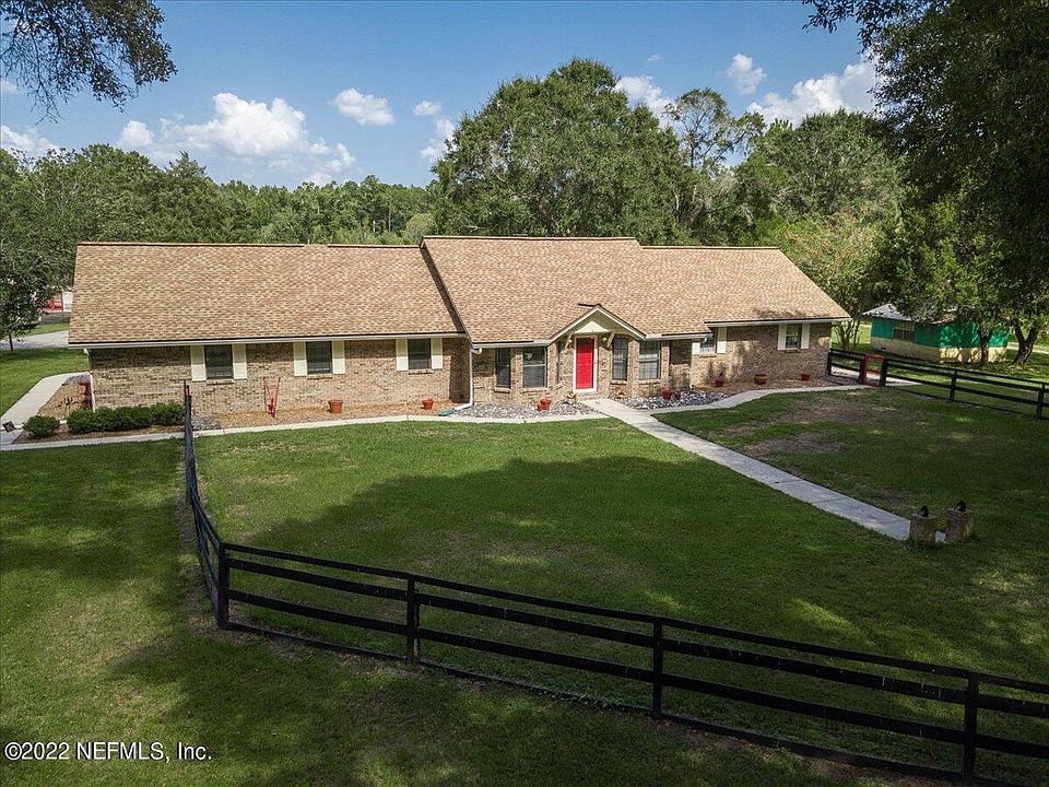 1st image of 44096 Woodland Cir