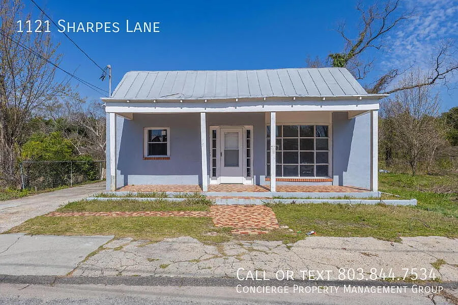 Adorable Downtown Cottage! — Photo 1