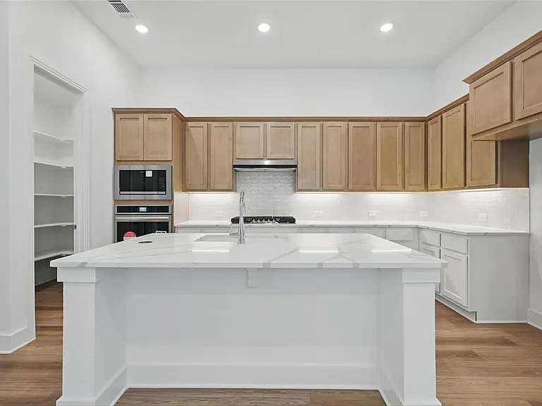 5060 Westhaven Cir — Photo 2