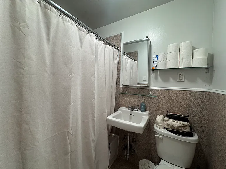 99 Perry St #3E — Photo 4