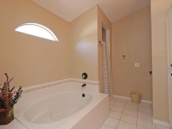 3rd image of 300 Quail Dr