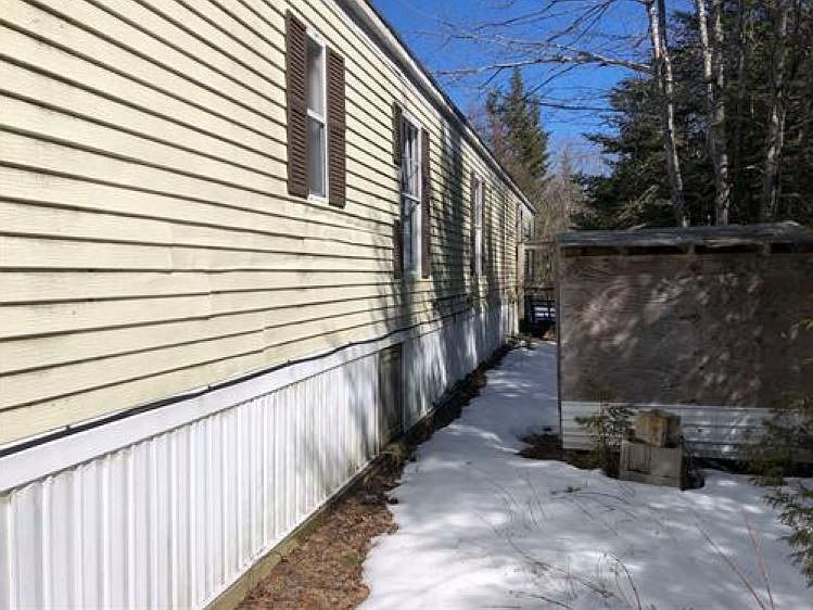 2nd image of 888 E Side Rd