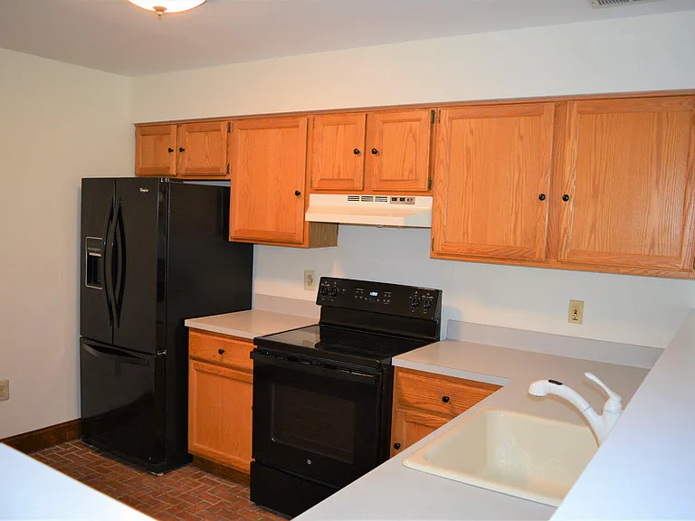 361 Kent Ln — Photo 11
