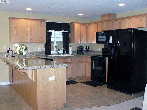 2nd image of 5711 NE 75th Ave