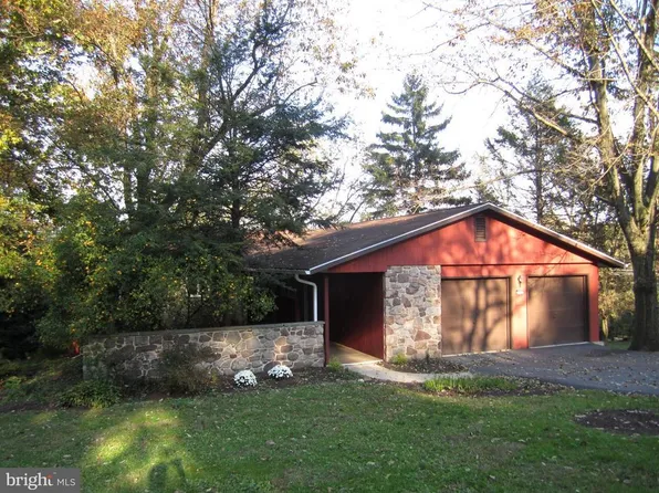 1952 Northbrook Dr, Lancaster, PA 17601