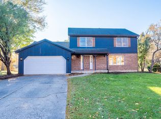 19 Cedar Gate Cir, Sugar Grove, IL 60554