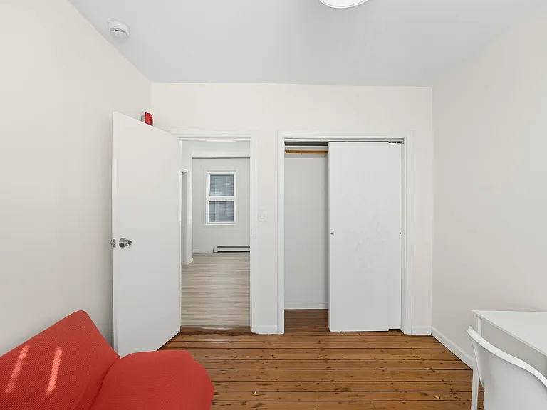 57 Preston St #1R — Photo 4