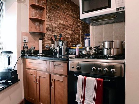 5th image of 168 Ludlow St APT 3