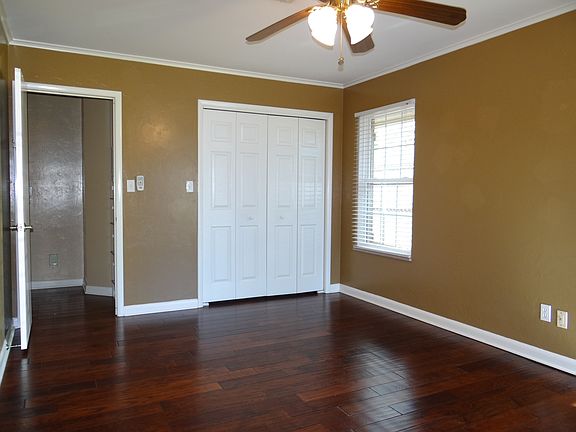 4th image of 1319 Andover Ct
