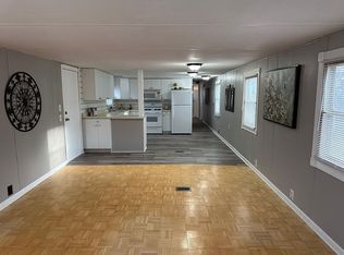 157 SE Willow Way, Topeka, KS 66609