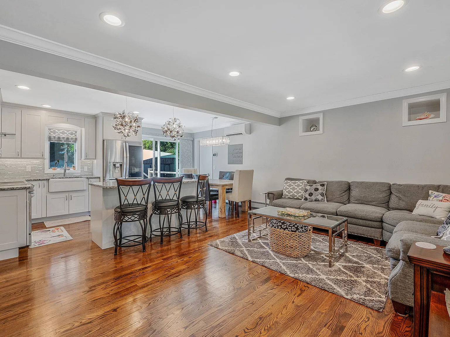 Seasonal Retreat On Paynes Lane — Photo 4