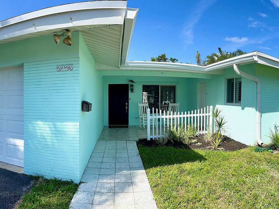 2nd image of 2725 SE 2nd Ct