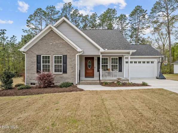 106 Walnut Avenue, Hamlet, NC 28345