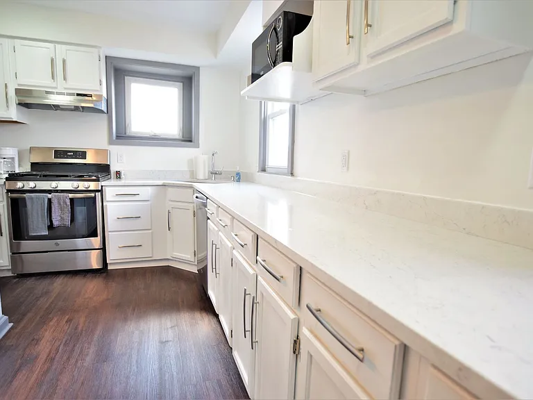 306 Bryant Ave — Photo 27