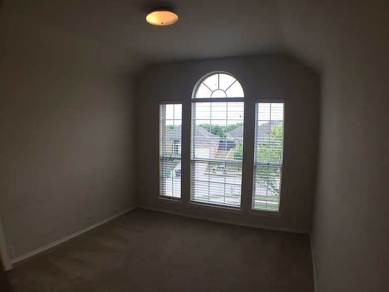 2509 Nueces Cv — Photo 17