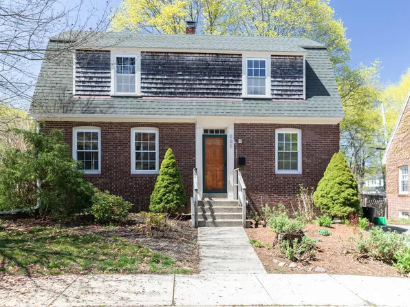 623 Kearsarge Way, Portsmouth, NH 03801