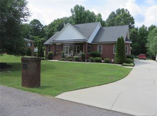 212 Brentwood Dr, Maiden, NC 28650