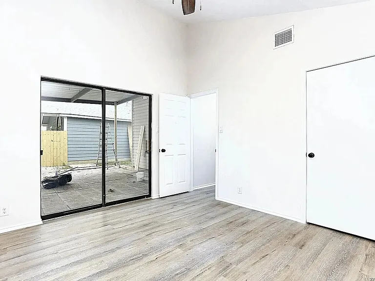 4026 Winter Sunrise Dr — Photo 11