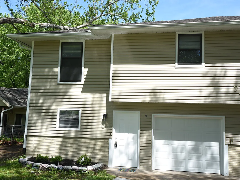 707 SW Ward Rd #A