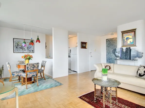 1 Irving Place image 3 of 17