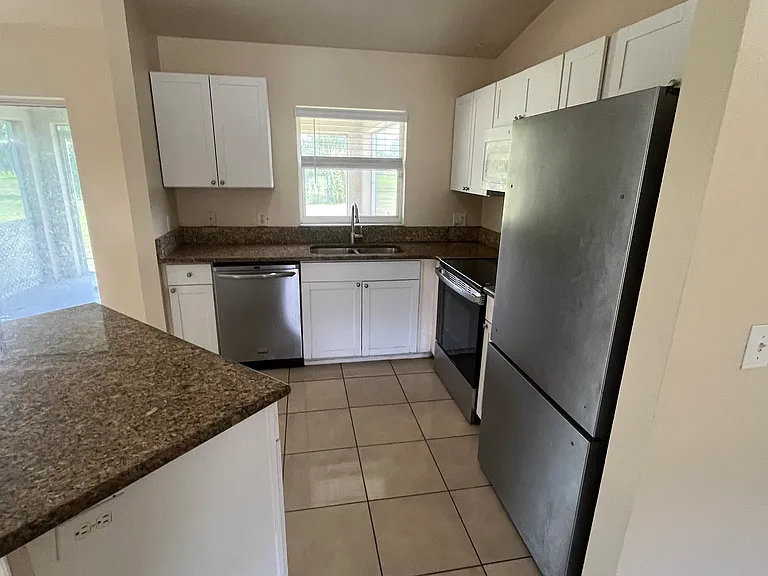 129 Zenith Cir — Photo 26