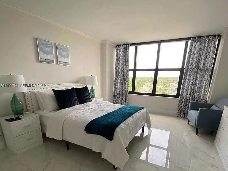 2500 Parkview Dr #1008 — Photo 17