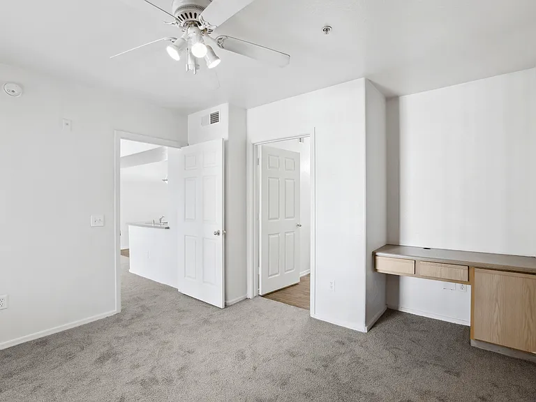 The Village at Sun Valley Apartments — Photo 34