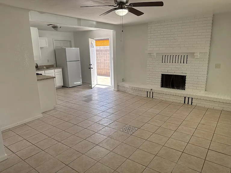 581 N Colorado St #1 — Photo 5